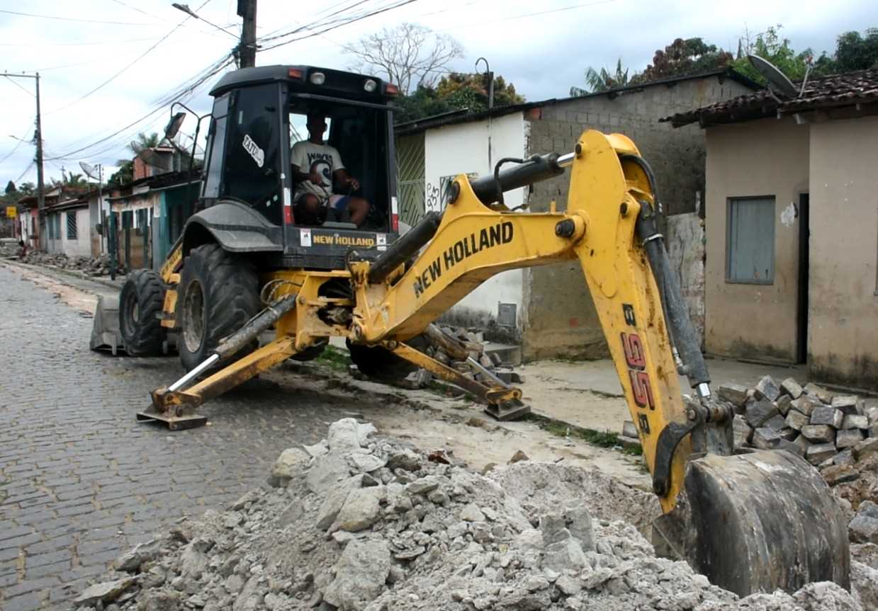 Camacã: Após 20 anos moradores das Casas Novas em Leoventura comemoram o início da obra de esgotamento sanitário
